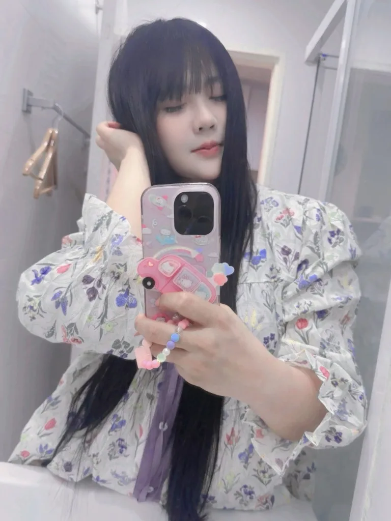 GN_gqj3a0AAHEqo